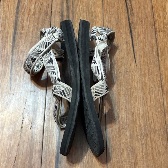 Teva Women’s Original Universal Outdoor Sandals Size 10 Black White - Picture 7 of 9